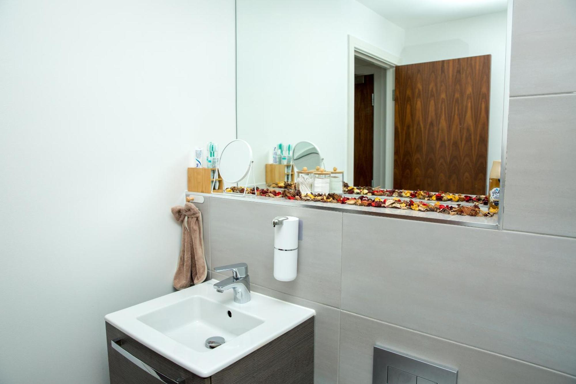 Sweet Stay, 2 Bed Apartment Birmingham Eksteriør billede